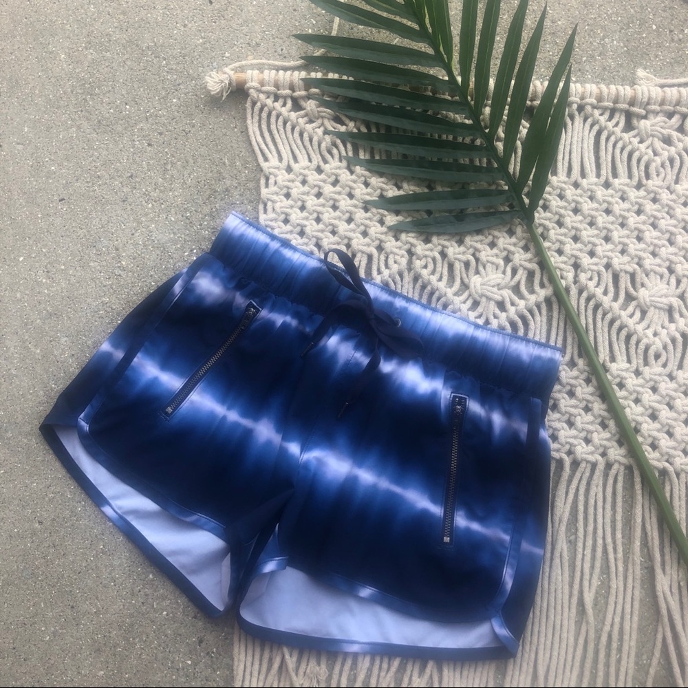 Athleta Blue Tie Dye Athletic Shorts Size XS
